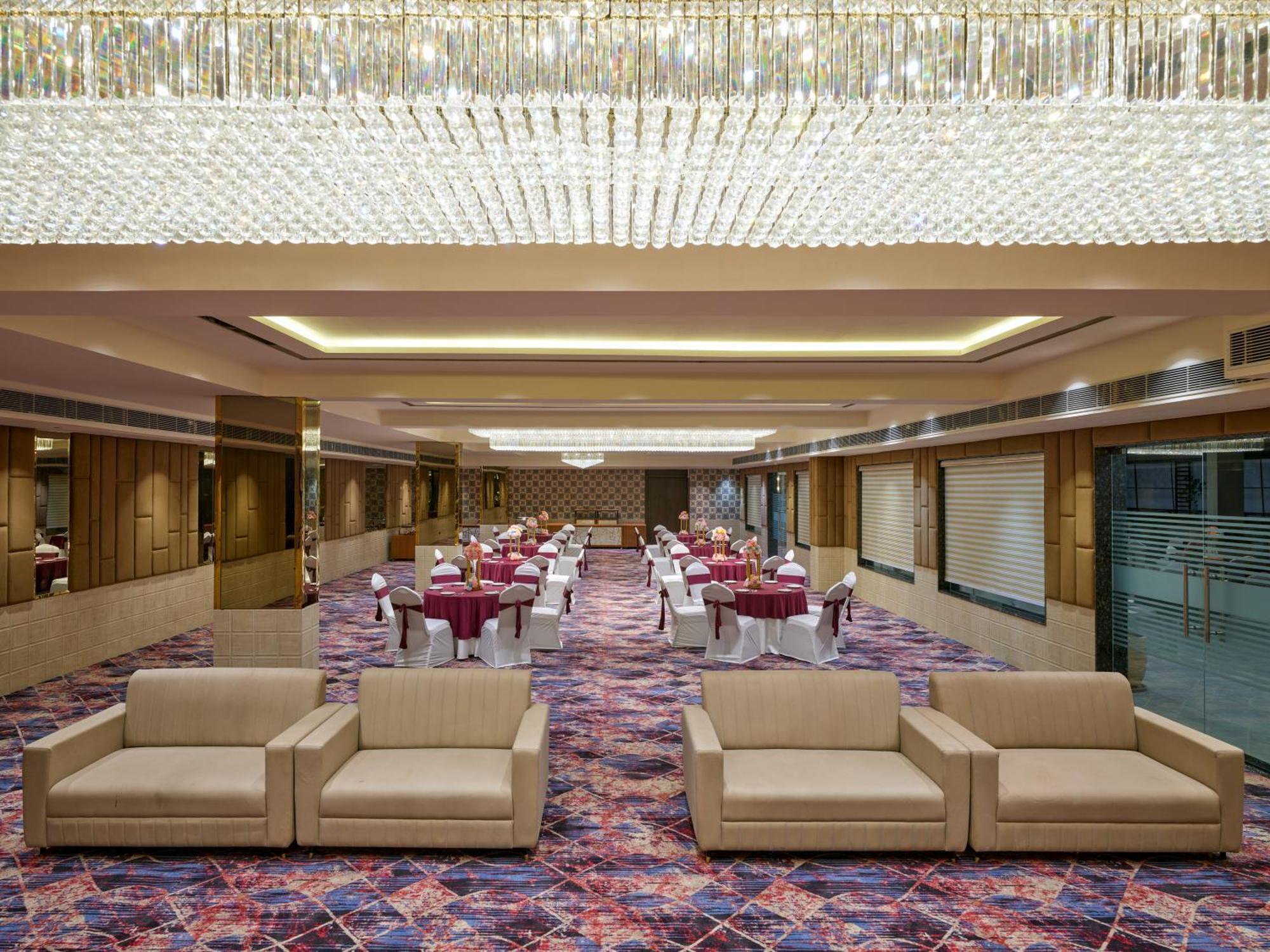 Regenta Place Gwalior Exterior foto
